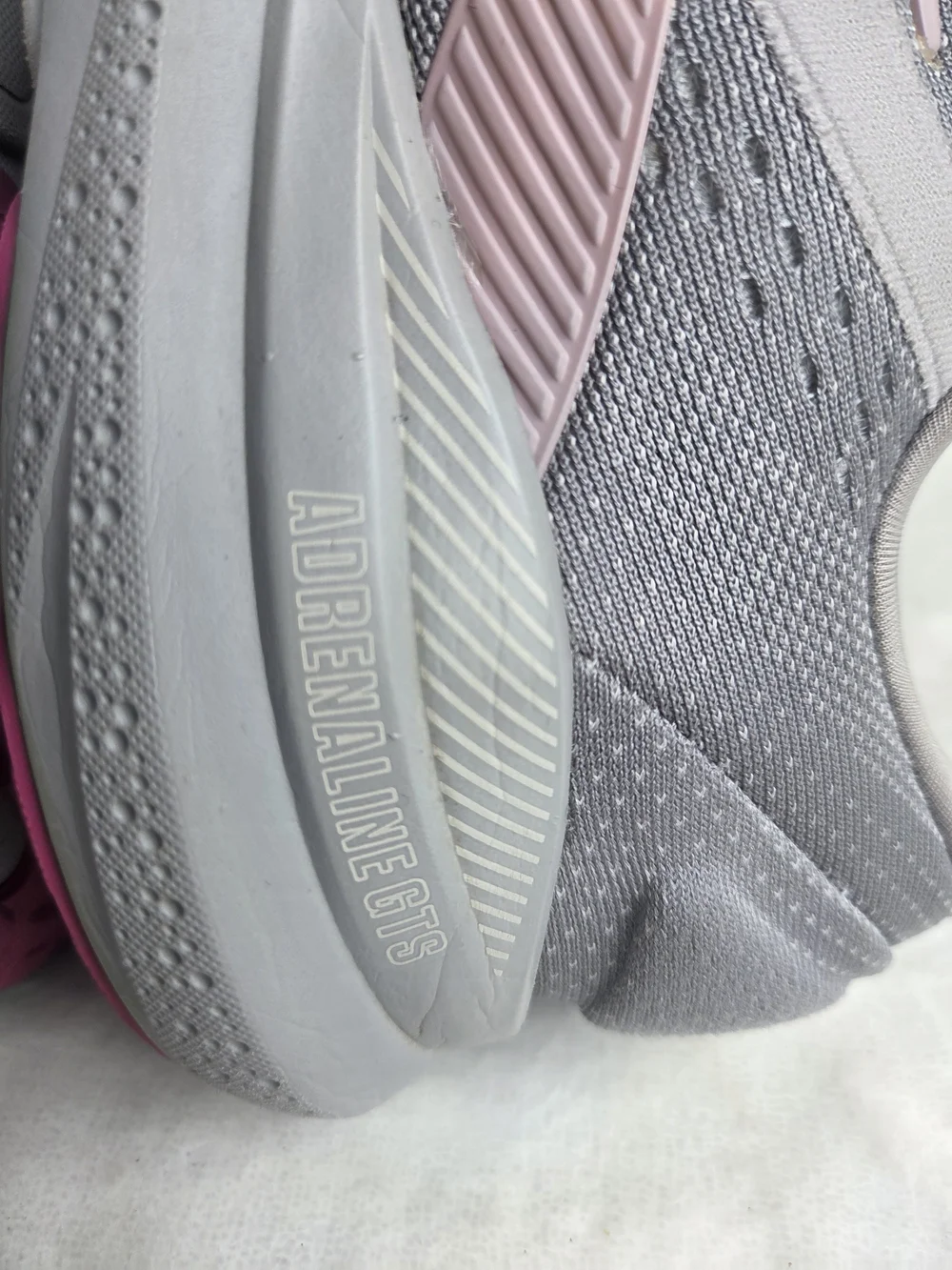 Brooks Adrenaline GTS 24 Gray Pink Running Shoes Women's Size 9 B Stability